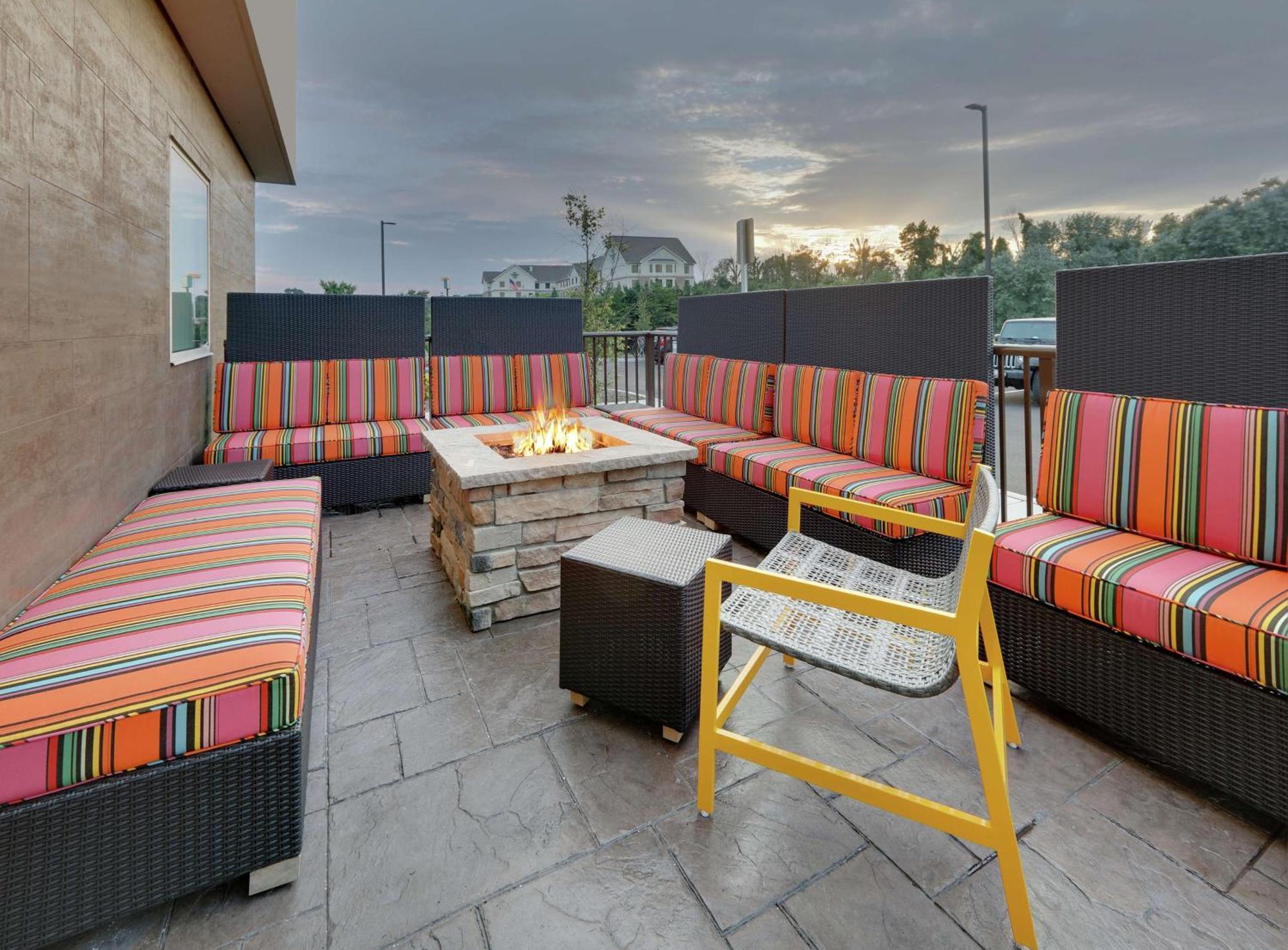 Home2 Suites By Hilton Hagerstown Exterior photo